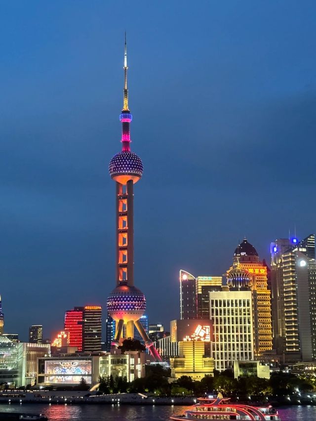 The Bund: A Timeless Stroll Along the Huangpu