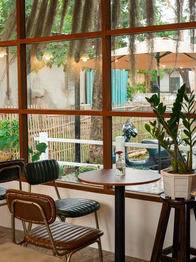 🌻🌾Blooming  hut cafe 🍃