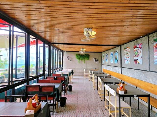 ร้านพิซซ่าท่ามกลางวิวภูเขา