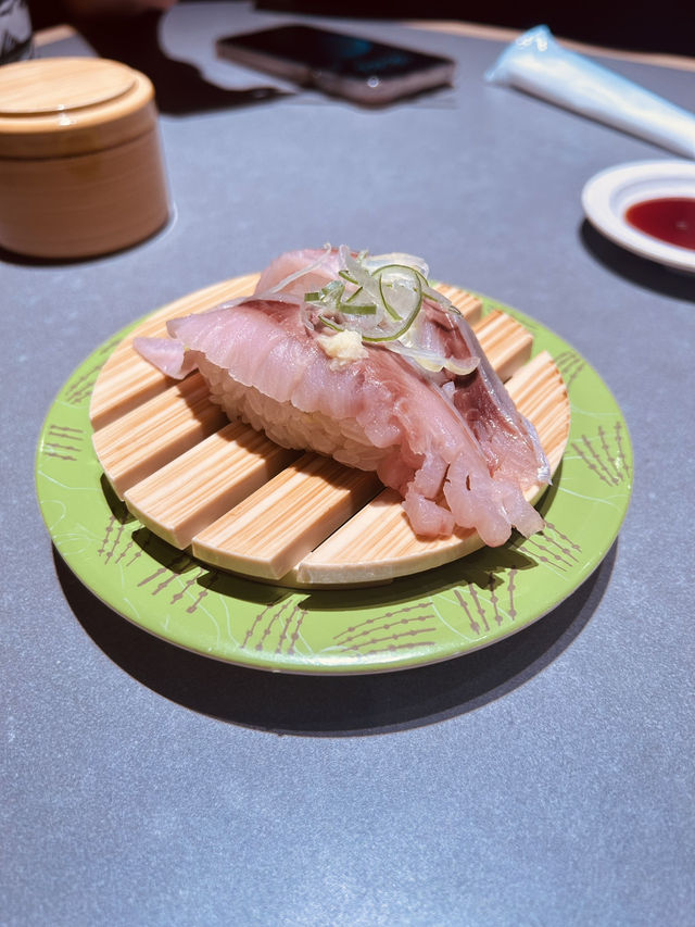 Conveyor Belt Sushi in Susukino 🇯🇵
