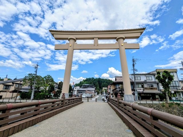 高山 | 櫻山八幡宮，巨大鳥居與古老的神社