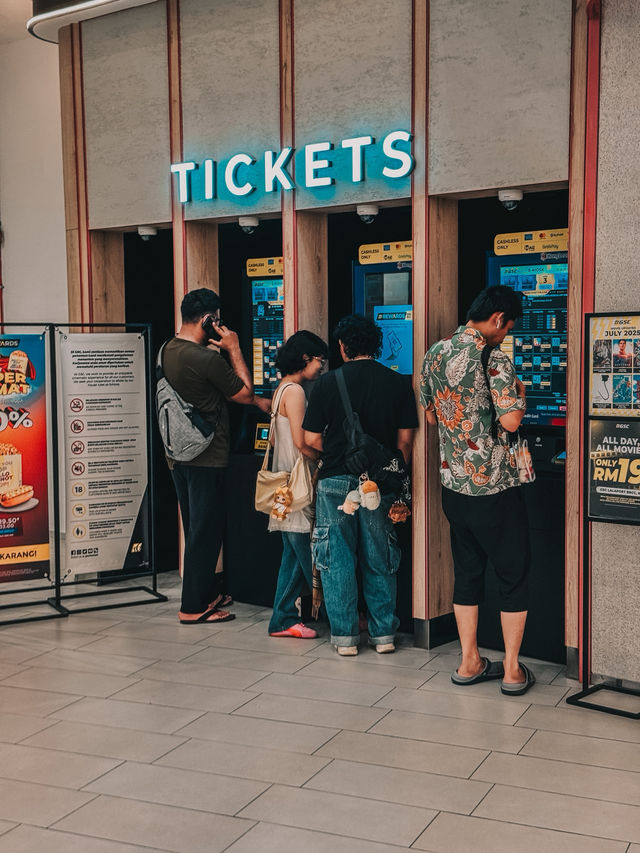 Big Screen, City Scene – My Chill Movie Escape at GSC Lalaport