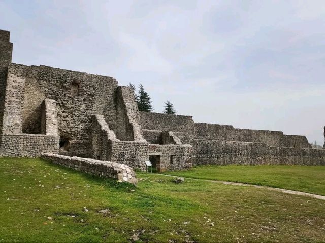 Hidden Ruins and Epic Vibes at Nokalakevi Fortress