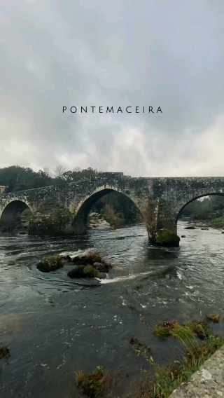 🌉💧“Stone, Silence & Spirit: A Peaceful Pause at Ponte Maceira” 🇪🇸✨