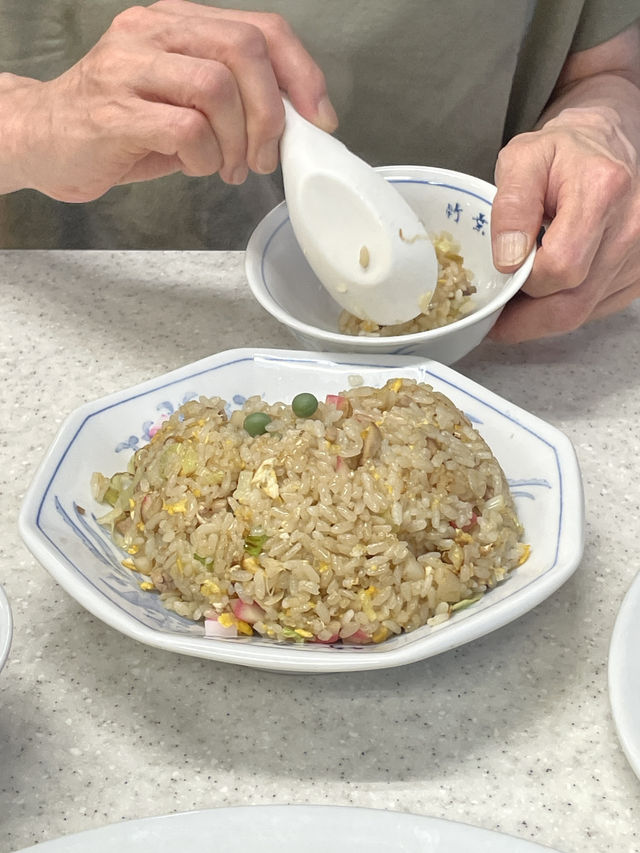 並んででも行きたい町中華"竹葉軒"🍜