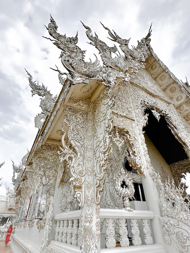 The Taj Mahal of Thailand Wat Rong Khun temple 