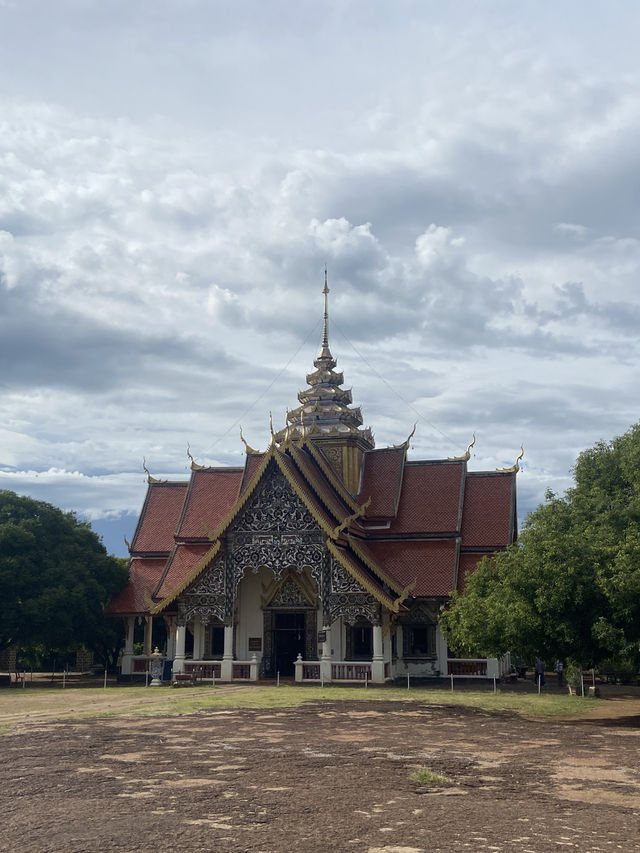 วัดพระพุทธบาทตากผ้า