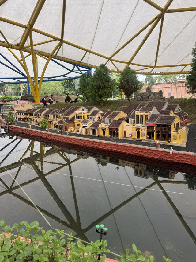 Miniature mini lands wonders 🎪