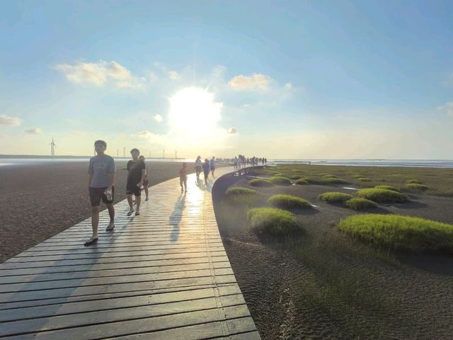 台中高美濕地絕美浪漫的日落打卡點🌅