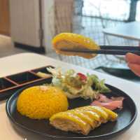 入素📍香港🇭🇰 素食餐廳 葵涌 👉🏻follow @kumikofindfun  分享我的足跡 @playwithk 興趣班 / @kukeepfit 跟我食住瘦 . ✨環境好靚 Chill