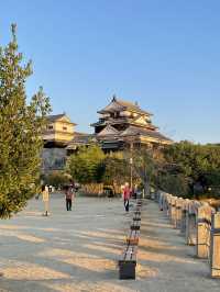 江戸時代以前の天守が残る松山城 