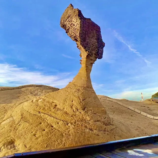 探訪常年被風化、海蝕的野柳女王