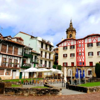 순례길 위의 색채 가득한 교회 풍경