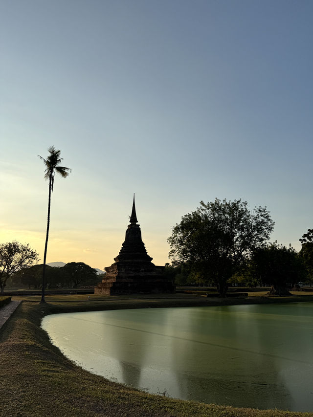 เยือนอุทยานประวัติศาสตร์สุโขทัย🚲🏰