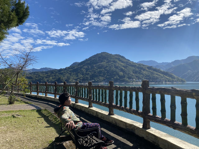 大溪這裡湖水與藍天互相輝映療癒身心俱疲