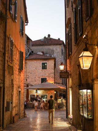 Koper’s Old Town Stroll: Čevljarska Ulica is Everything! 🏰✨