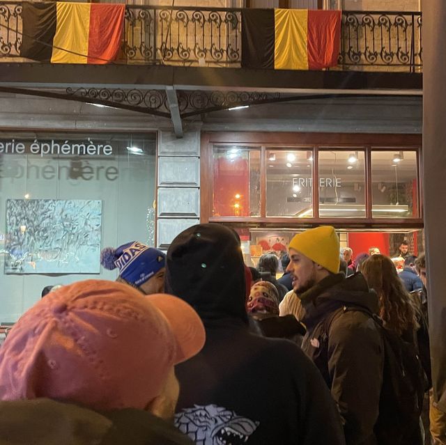 벨기에🇧🇪를 겨울❄️🎅🏻에 가야하는 이유 1️⃣ 🏰🎄🍟