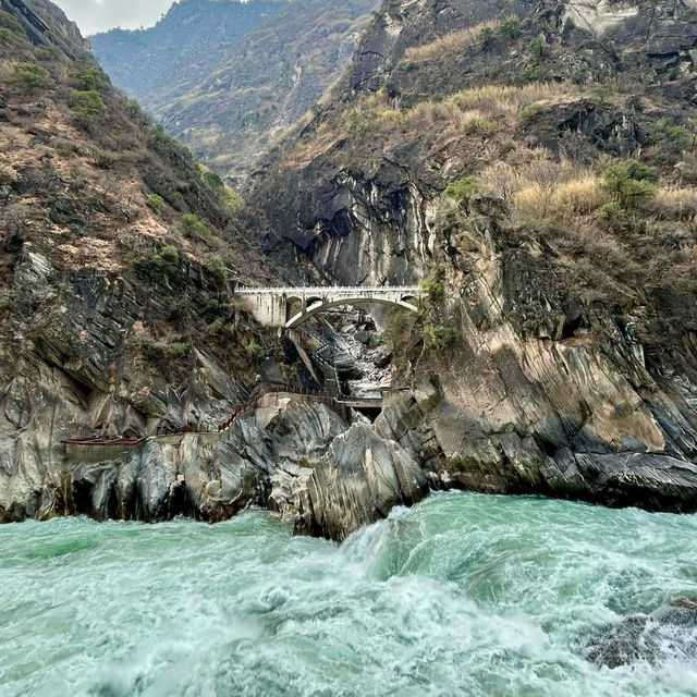 TIGER LEAPING GORGE | MYSTIC TRAILS