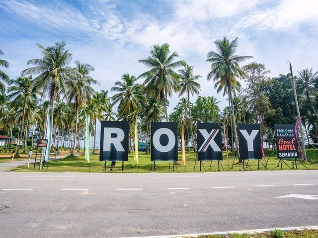 “Roxy Beach Resort: Sarawak’s Serene Seaside Escape”