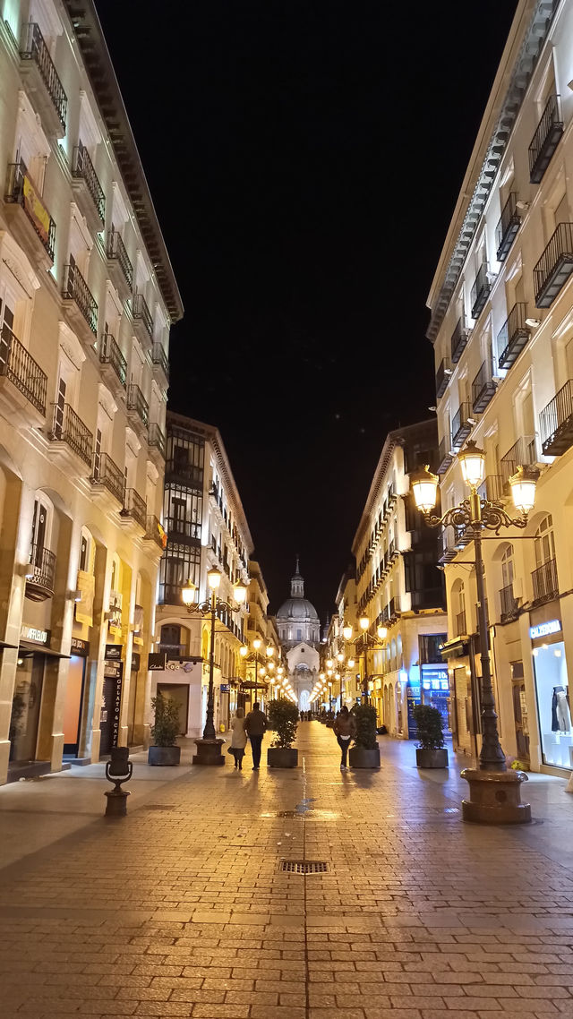 📍 Zaragoza by Night – Illuminated Landmarks & Lively Tapas Streets 🌙✨