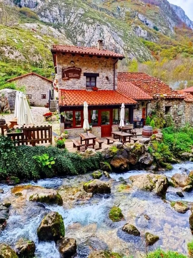 🌄 Asturias: Spain’s Green Paradise of Mountains and Sea 🇪🇸✨