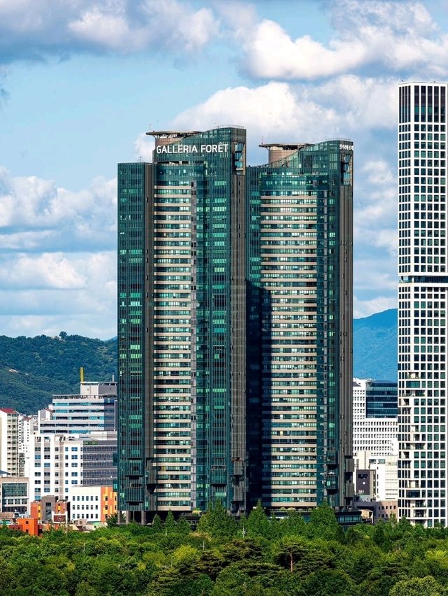 Seoul: A Dynamic Blend of Tradition and Modernity