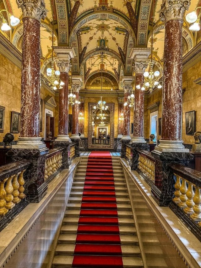Hungarian State Opera House: A Grand Stage of Elegance and Art