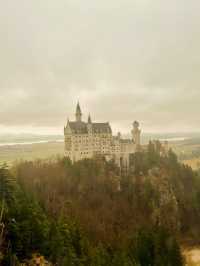 Straight out of a fairytale — welcome to Schloss Neuschwanstein 🏰✨