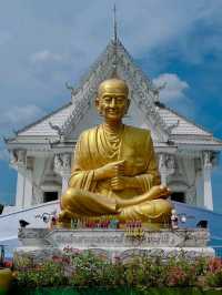 🏯 Wat Hin Thaen Lam Pachee – The Hundred-Million Glass Ship Temple