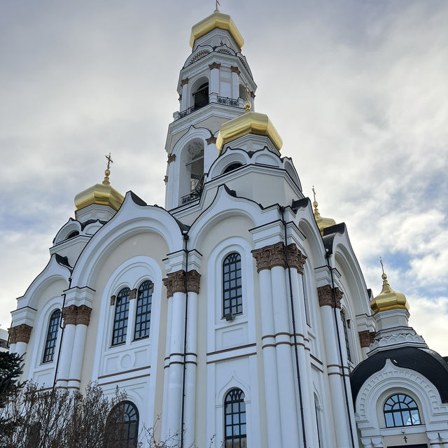 🎸🌆 Vysotsky LIVE: Voice of an Era in the Sky-High Heights!