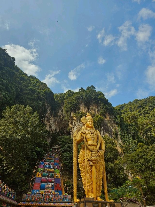⛰️ Batu Caves – A Spiritual and Cultural Landmark