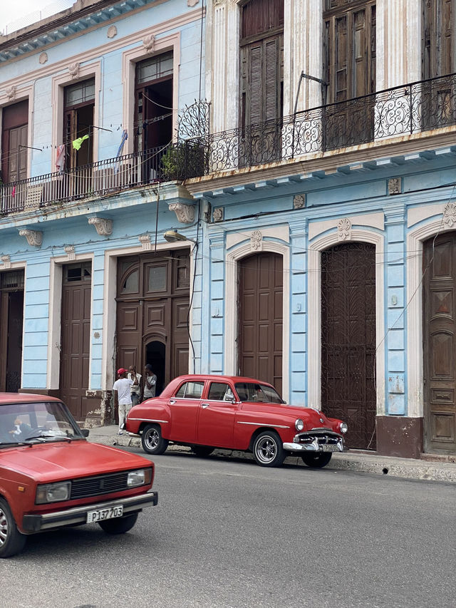 Ready to get a real taste of Havana? This guide hits the vibrant heart of Cuba’s capital