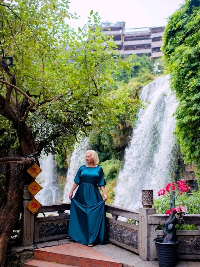 Город построенный на водопаде