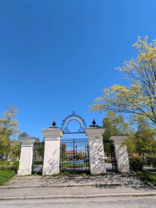 Gamla kyrkogården：海訥桑德 (Härnösand) 的歷史心臟 。
