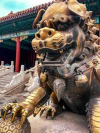 Details at the Forbidden Palace
