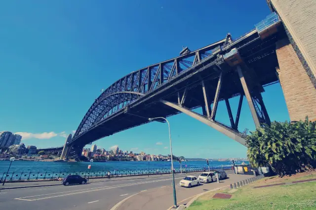 Explore Sydney.