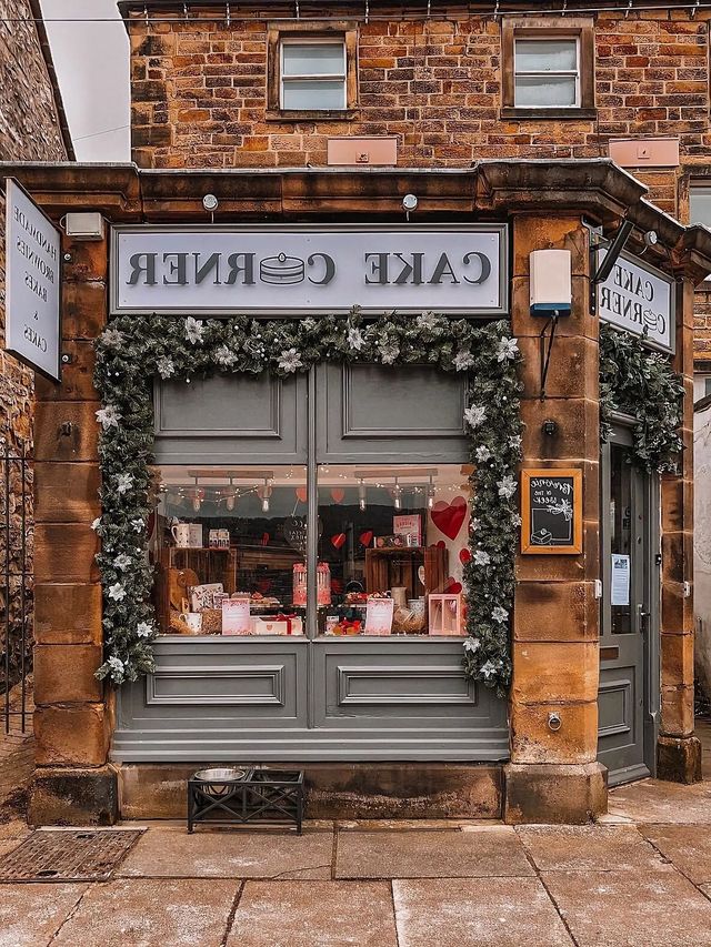 Don't miss out on Peak District, a treasure town on your trip to the UK!
