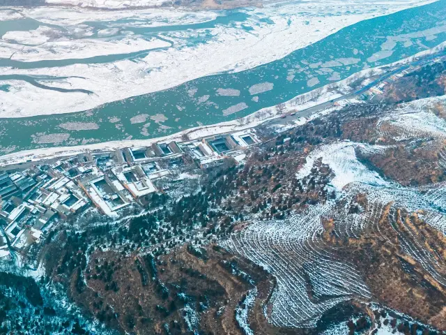 Ice drift at the mouth of the Yellow River, the touching migration of magnificent nature