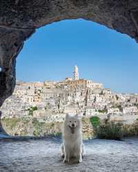 🌥️ A cloud in one of the oldest cities in the world