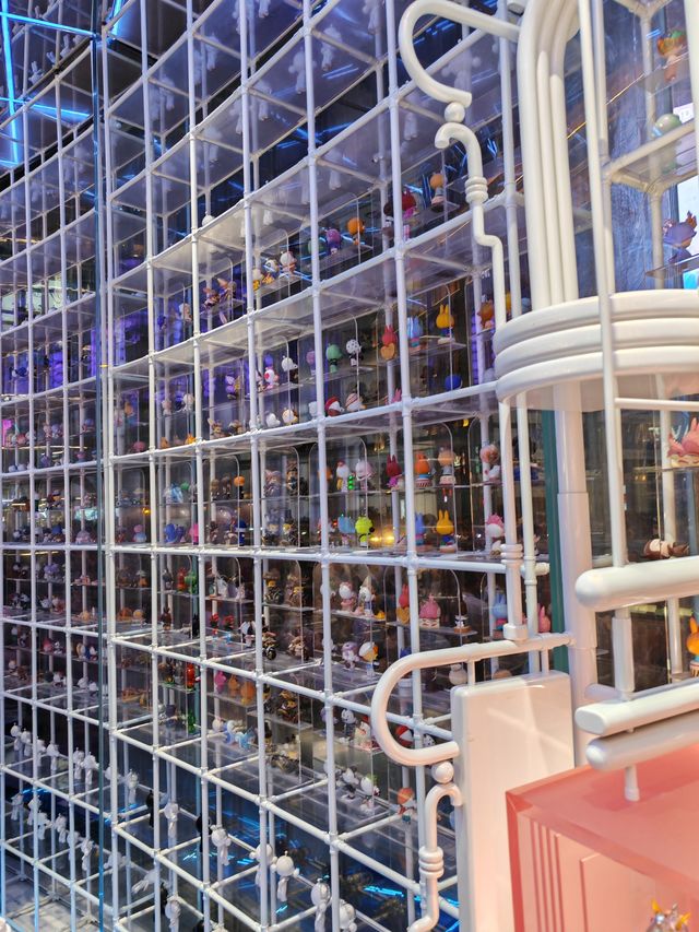 泡泡瑪特全球旗艦店