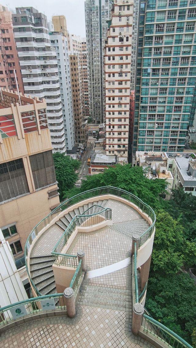 香港pk重慶 魔幻複雜主義街道