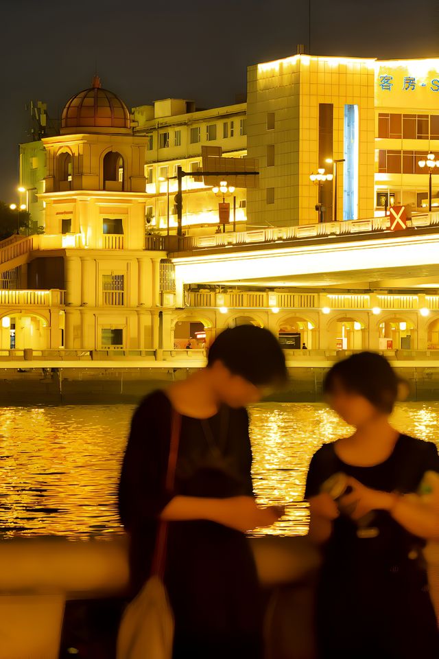 Refrain from visiting Yongqingfang at night, this is indeed the zenith of Guangzhou's nocturnal excursions!