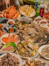 The seafood buffet in Xiasha has expanded, featuring small green dragon + durian, truly luxurious!