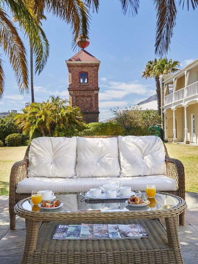 🌟 Cape Town's Cozy Corners: Dock House Hotel 🌟