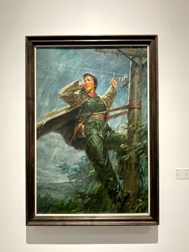 回想起那些波瀾壯闊的往昔歲月，看看今天，我們正走在大路上