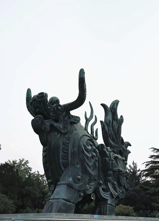 來濟南了，不也得看看國寶華奧與雅吉他們
