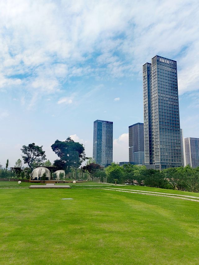 寧海金海開元名都大酒店，外觀樸實，內在典雅