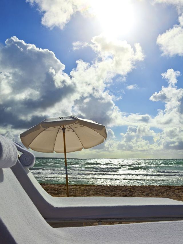🌴 Miami Magic: W South Beach's Coastal Charm 🎾