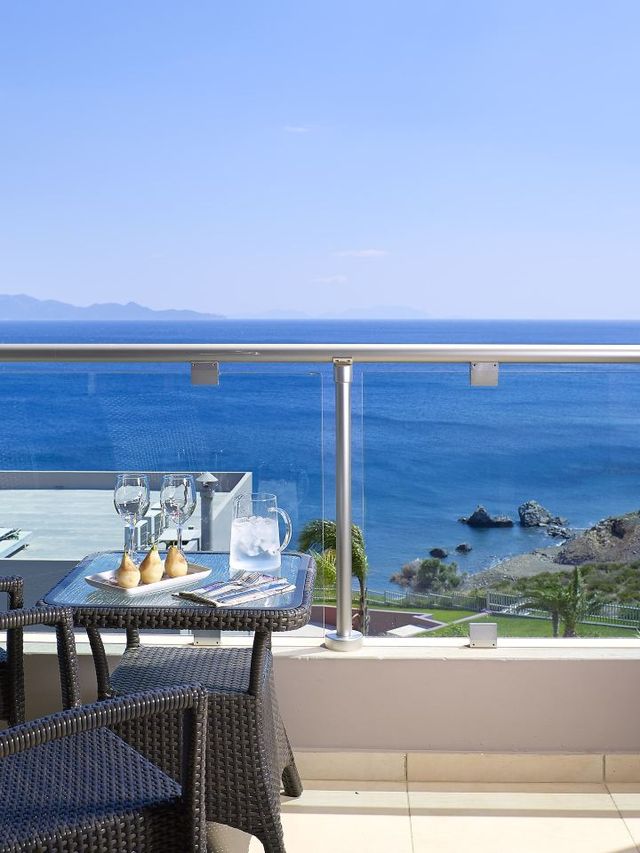 🌟🏨 Luxe Kos Getaway: Michelangelo Resort & Spa 🌊