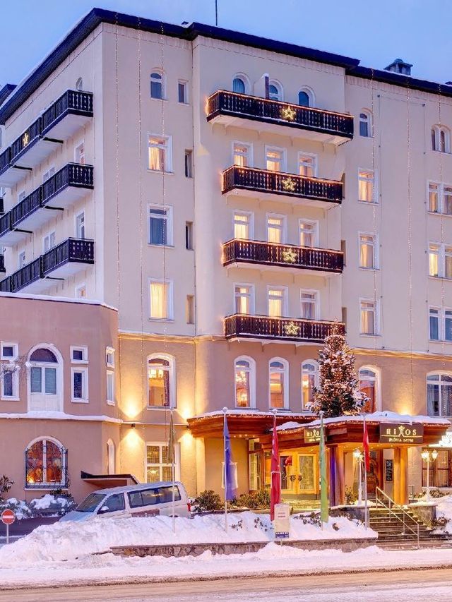 🏔️✨ Davos Delights: Top Hotel Picks! 🛎️🇨🇭